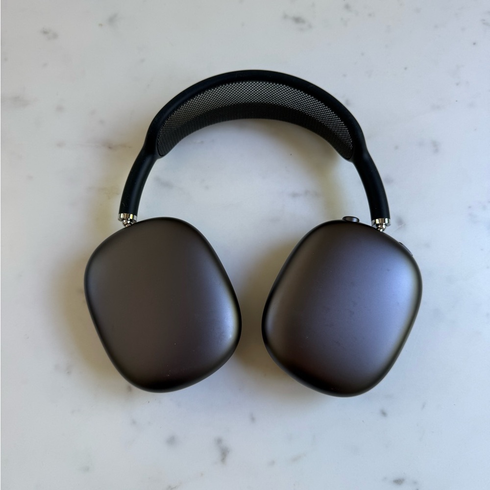 Apple AirPods Max (used 4 times) Space Gray
